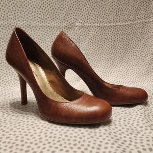 JESSICA SIMPSON Round Toe Cognac Heel